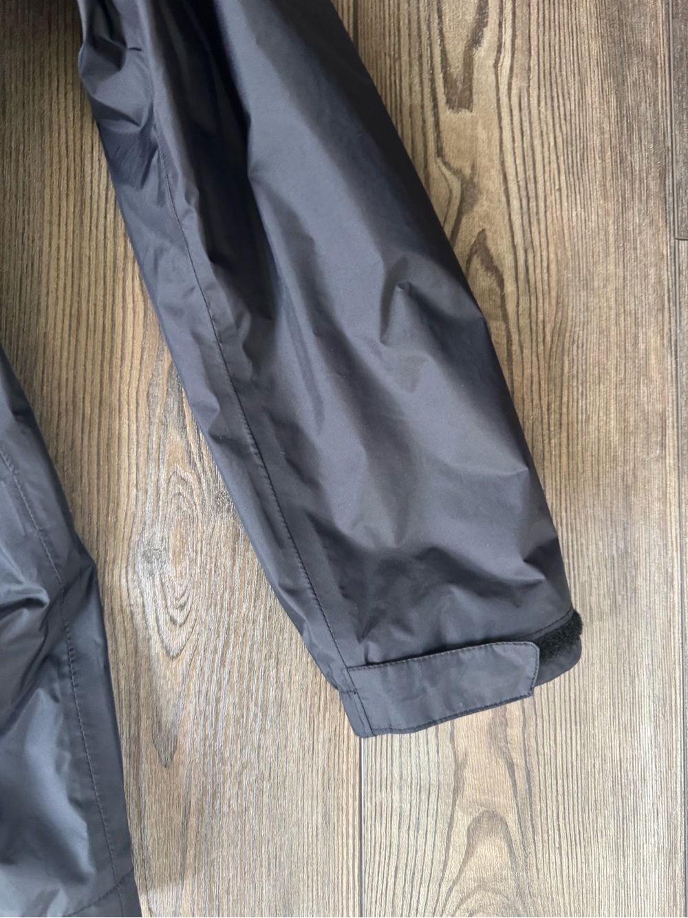 Columbia Women's Black Hooded omni tech Waterproof breathable Jacket - Picture 4 of 10
